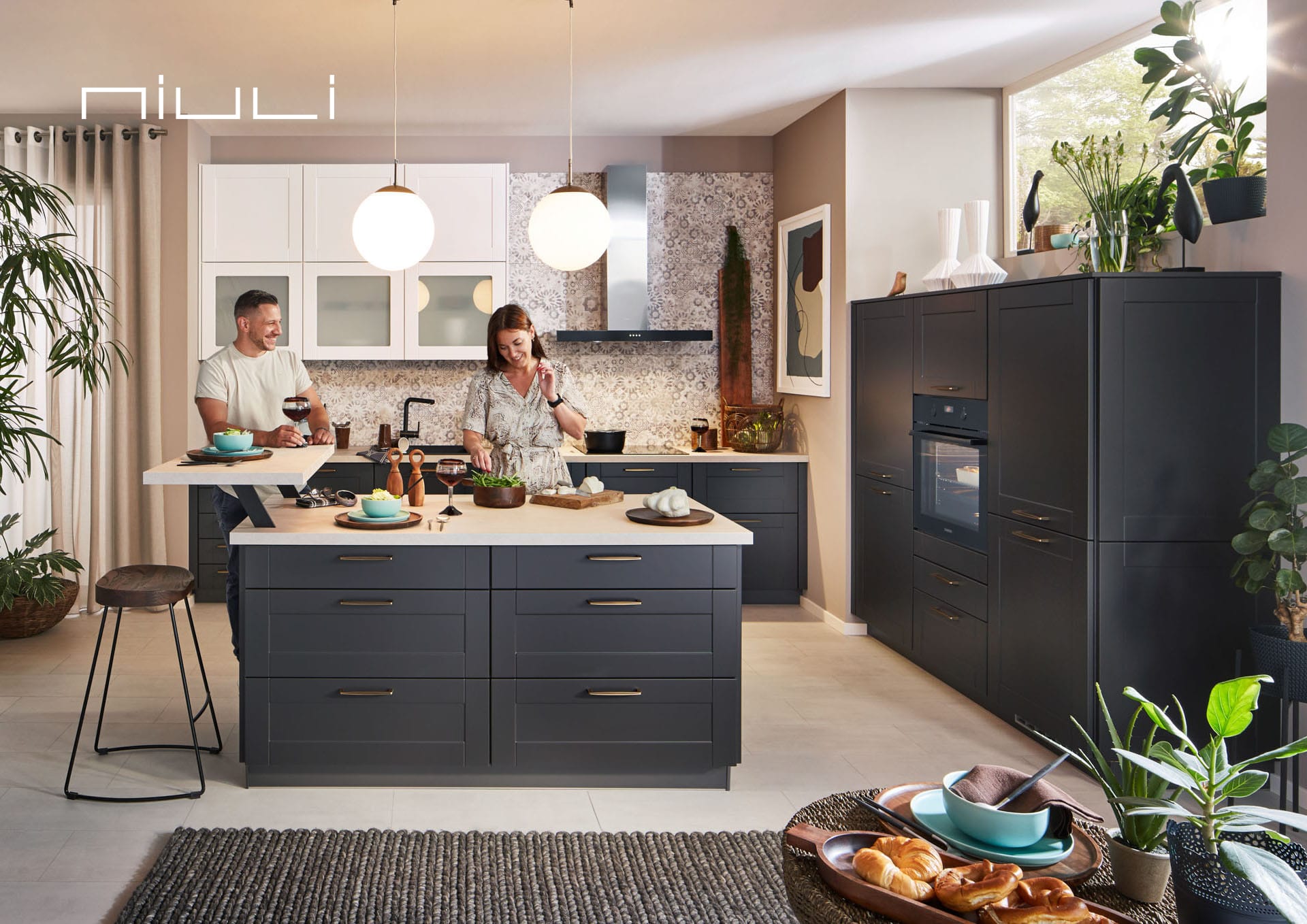 PN 435 | 688 Cosmos Grey & 670 White Matt