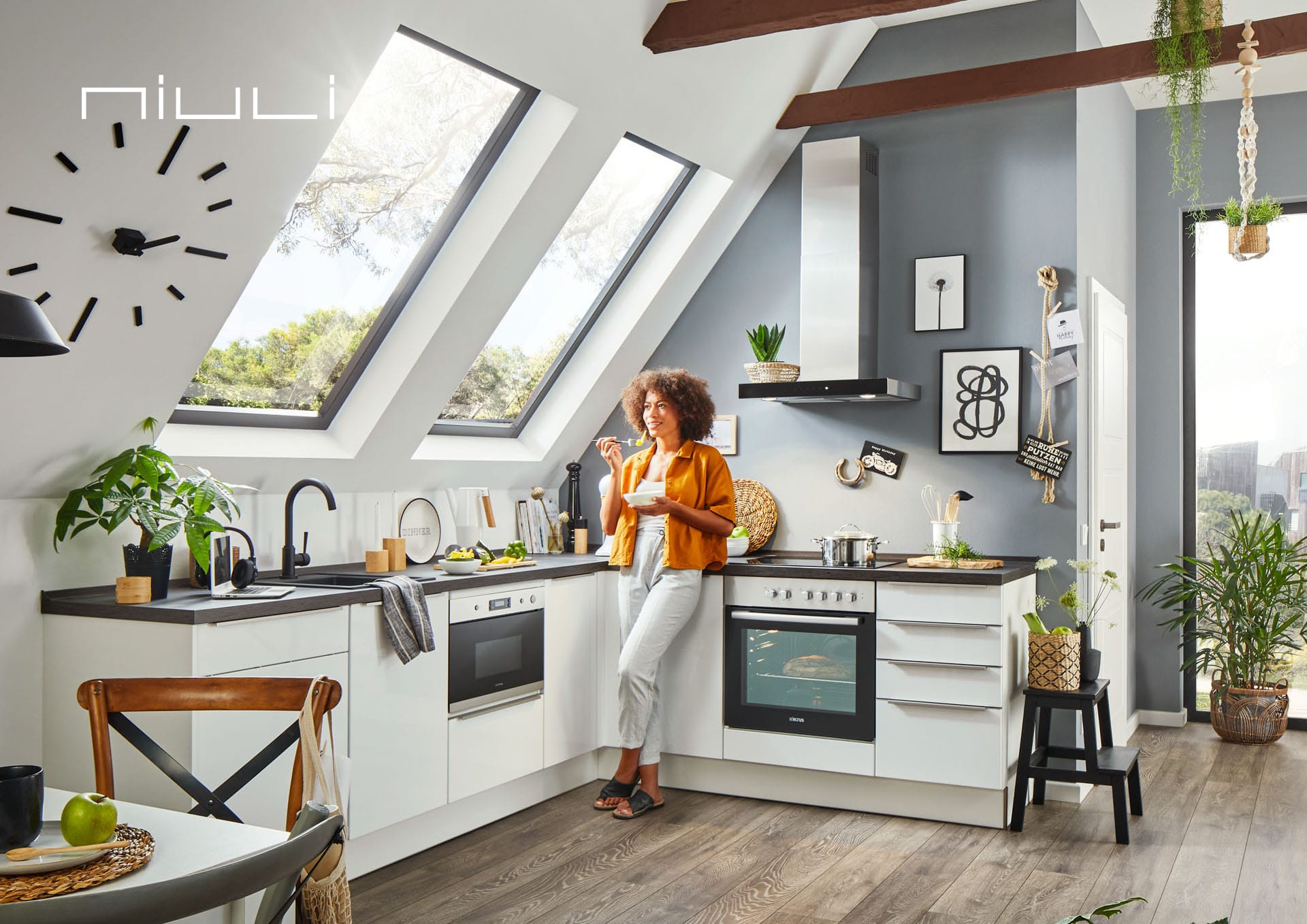 PN220 | 653 High-gloss White